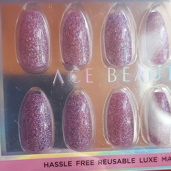 Ace Beaute Reusable Luxe Manicure Nails in Constellation - Picture 2 of 3